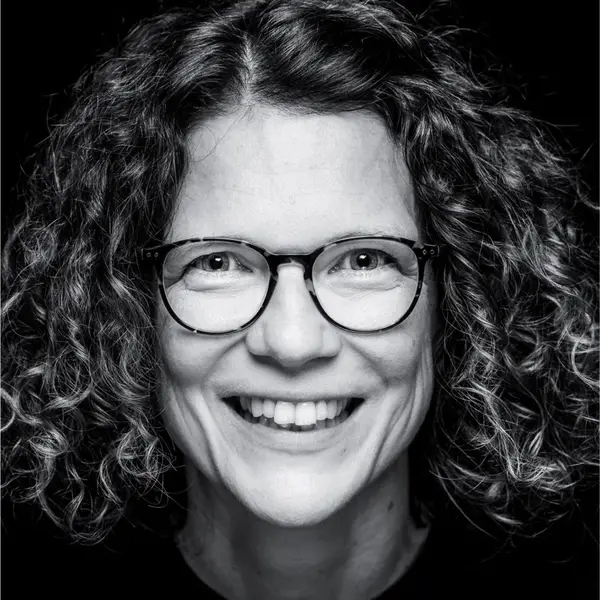 Testimonialbild von Ursula Ollmaier die glücklich über Sparrks Coaching bei Mammut ist